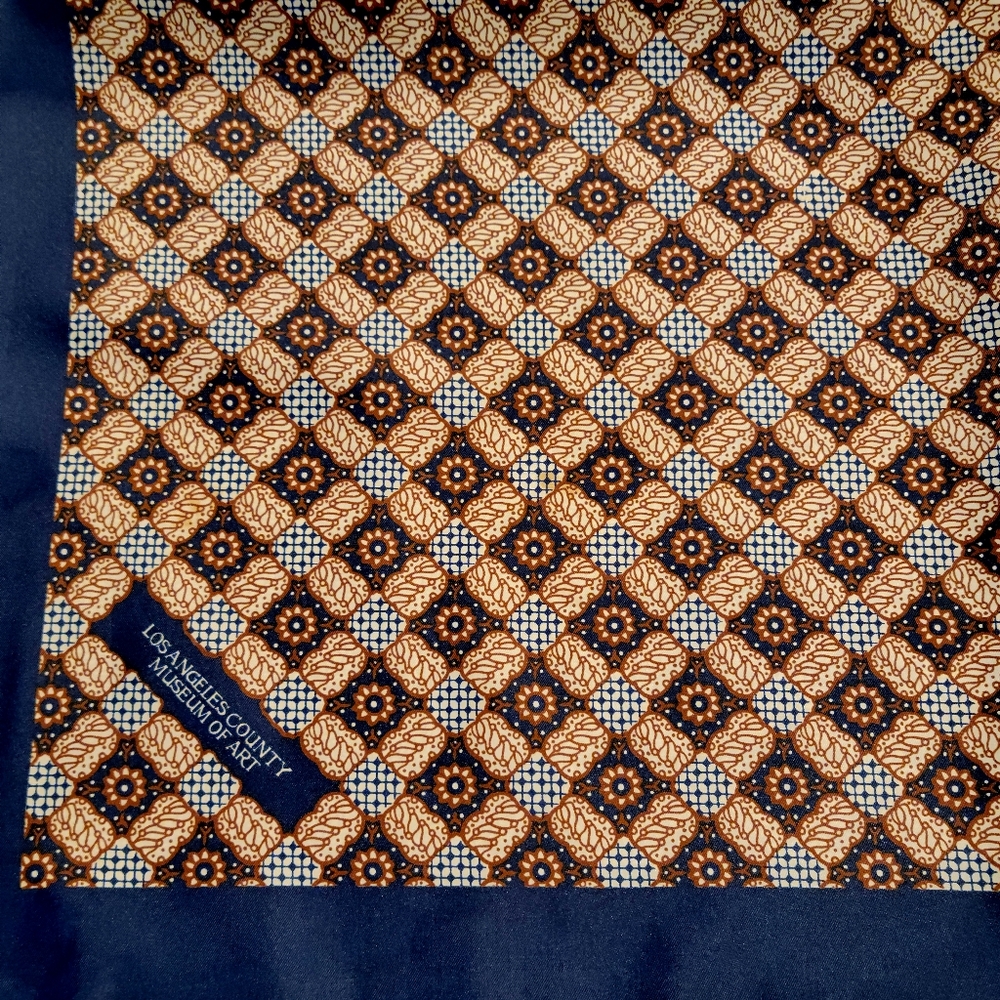 MADE IN JAPAN  LOS ANGELES MUSEUM, SCARF 28X28 INCHES